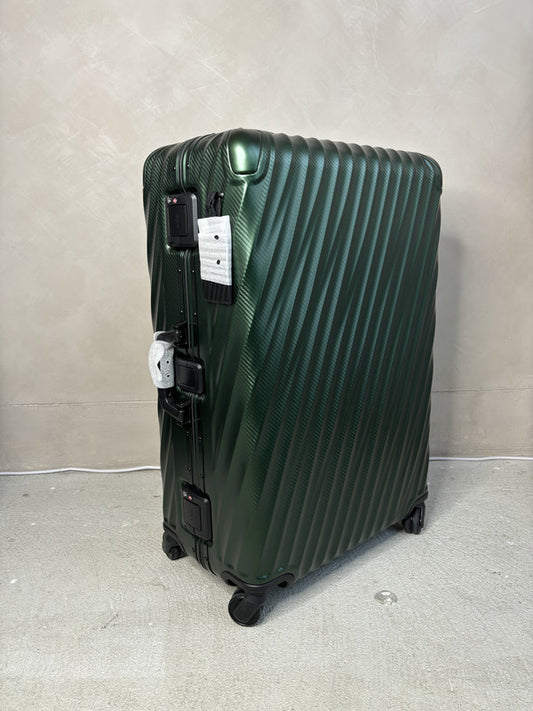 tumi Extended Trip 19 Degree aluminium suitcase