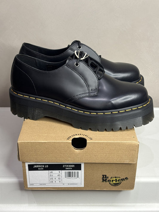 dr. martens 
Jarrick Lo Smooth Leather Platform Shoes in Black